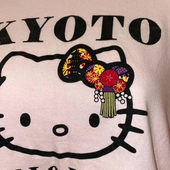 Rare Women’s Hello Kitty Kyoto,Japan Graphic Tee - Picture 6 of 10